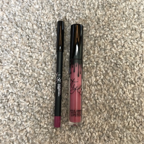 Kylie Cosmetics Other - NWOT Kylie cosmetics lip kit bundle